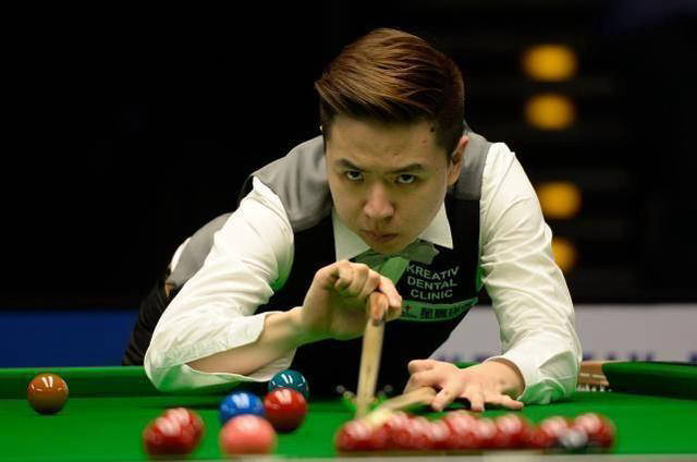 着球迷的神 着球迷的神