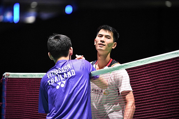 斯与边锋的 斯与边锋的